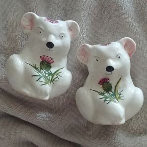 Vintage Plichta England ceramic bear thistle salt and pepper shakers